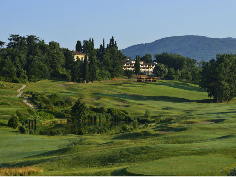 Tuscany and golf make for the perfect combination. Consider UNA Poggio Dei Medici in Firenze